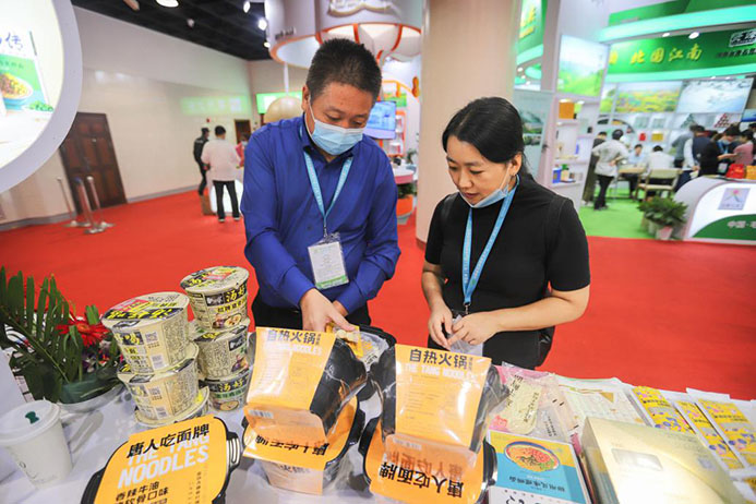 助力豫滬農(nóng)業(yè)深入合作，白象食品攜多款明星產(chǎn)品亮相上海